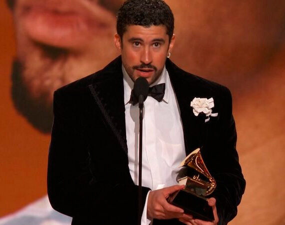 Bad Bunny recibe el reconocimiento de la Academia Puertorriqueña de la Lengua por su impacto cultural